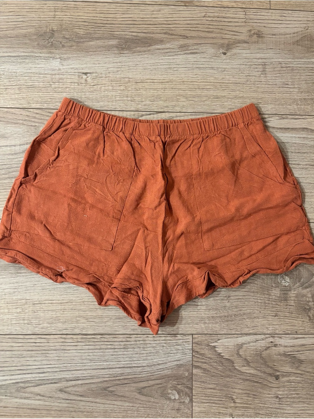 Rust Orange Flowy Linen-Look Shorts – M